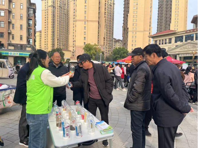 廉政中国-河南郑州：文化盛宴映社区 禁毒清风护家园574.png