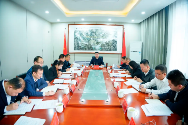 吕梁市住建局党组理论学习中心组（扩大）开展2025年第25次集体学习