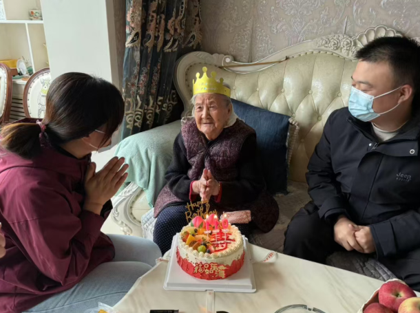 110岁！太原尖草坪区南寨街道江阳社区暖心祝寿传温情