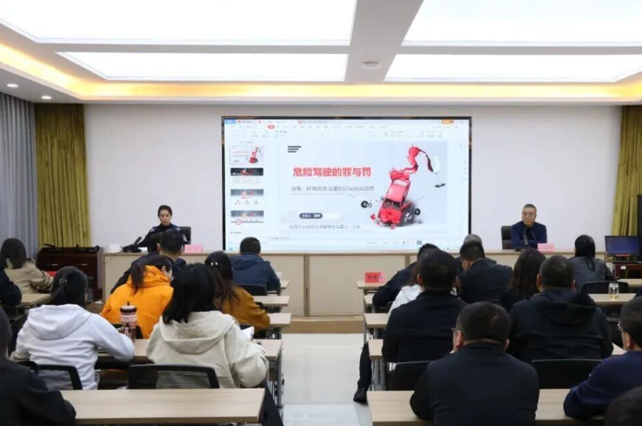 文明交通当先锋  身体力行作表率——吕梁市工商联开展“文明交通我带头”主题党日活