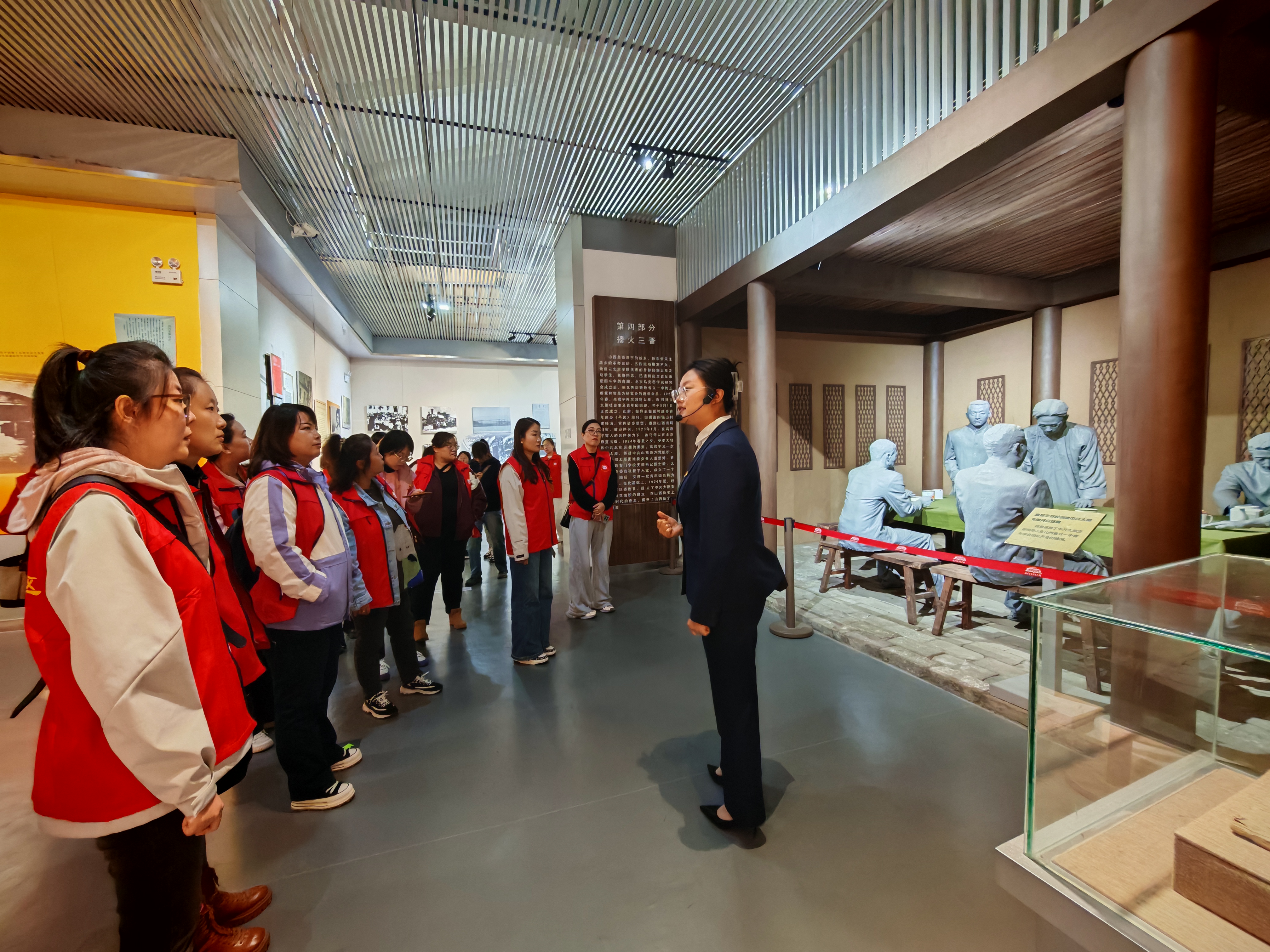 红色研学赋能“庭话新声”——太原杏花岭区富力华庭社区开展红色研学活动