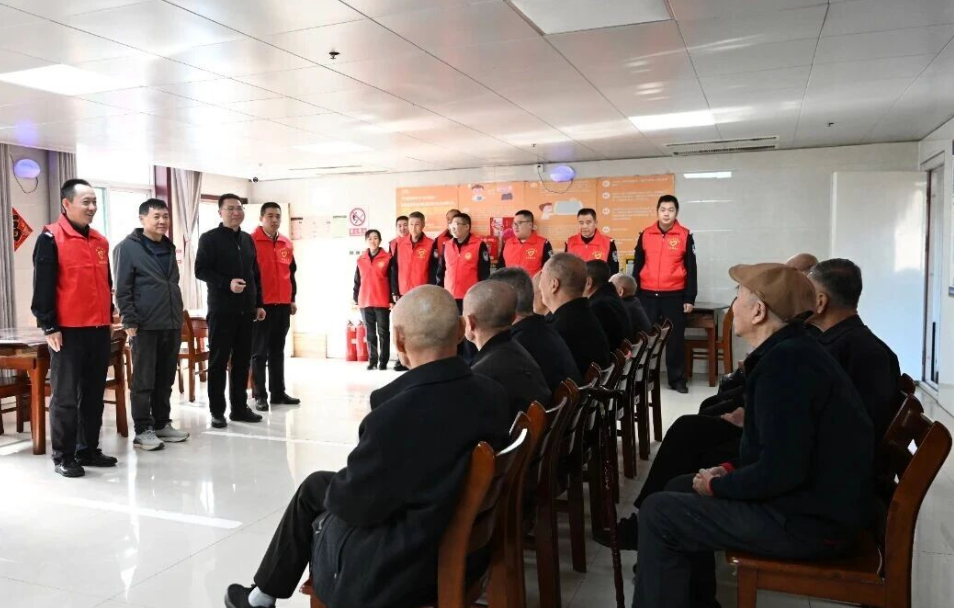 临汾安泽县公安局开展重阳节敬老爱老志愿服务活动