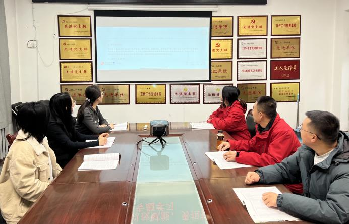 太原市政集团安装公司团支部开展“以技赋能  实干担当”专题学习活动