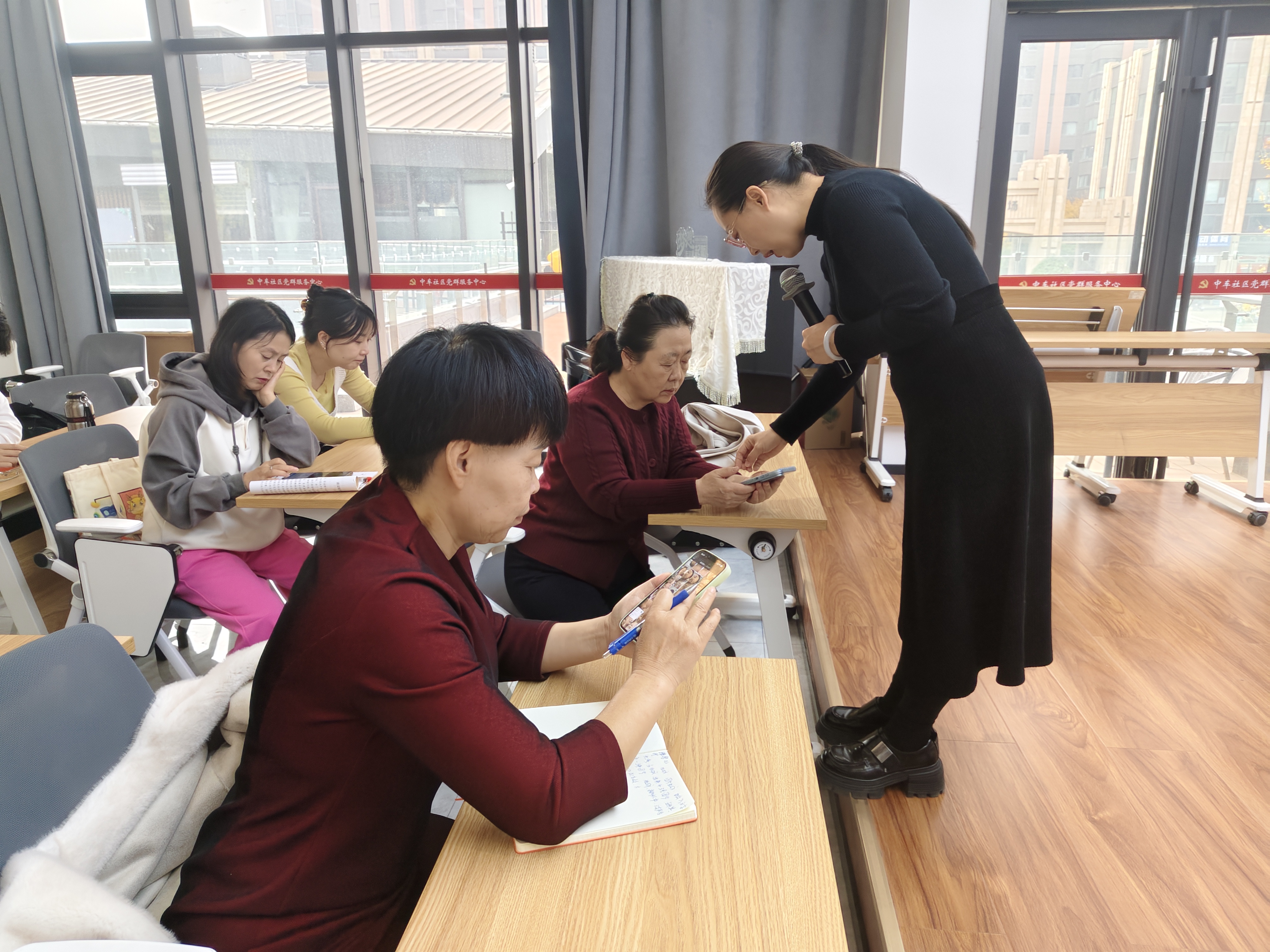 太原杏花岭区巨轮街道中车社区“友邻学社”首课开讲