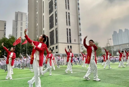 承国粹雅韵  绽少年英姿——太原万柏林区紫郡小学戏曲操展演展现文化自信