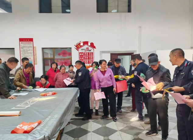 重阳守护不打烊！朔州怀仁民警进社区，为“夕阳红”筑牢反诈防火墙