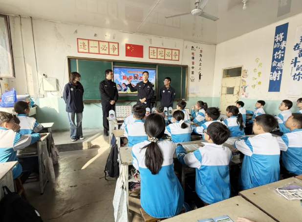 临汾洪洞公安：禁毒宣传进校园  筑牢青春“防毒墙”