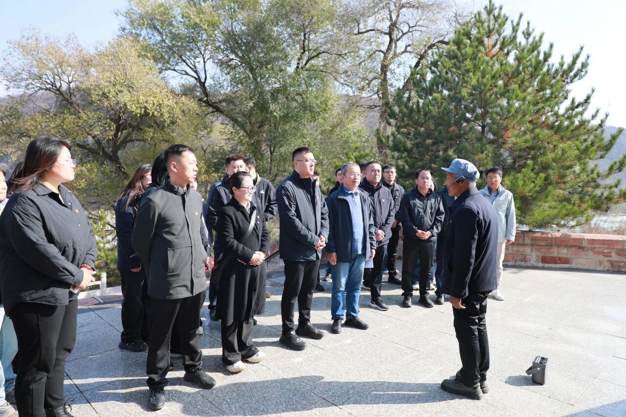 红色党日忆初心  重阳敬老暖人心——吕梁市委社会工作部赴中阳县关上村开展主题党日