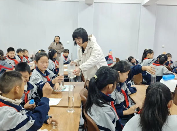 临汾侯马市教体局开展“送教下乡”活动