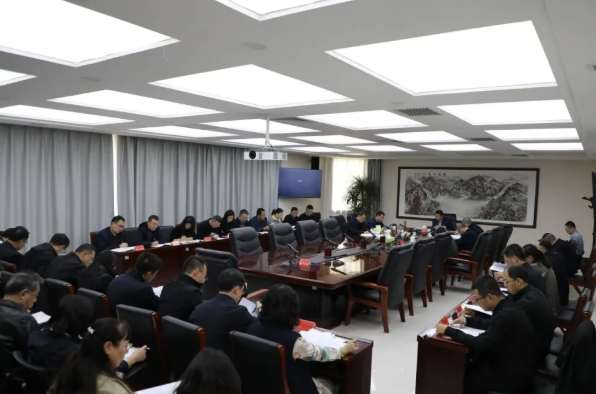吕梁市纪委监委召开理论学习中心组（扩大）会议传达学习党的二十届四中全会精神