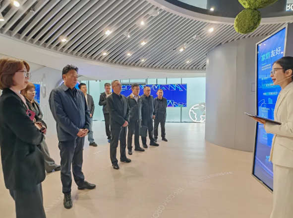 晋中灵石：韩军赴沪苏两地开展“十五五”规划专题调研时强调  抢抓发展机遇 以创新