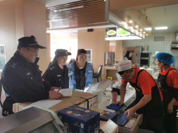 朔州平鲁区委社会工作部指导社区全面开展入户安全隐患排查