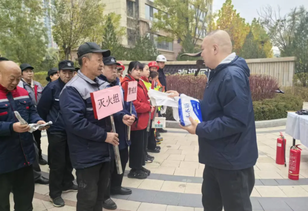 模拟火情、实战处置！太原尖草坪区新城街道东方社区消防演练“以演促防”