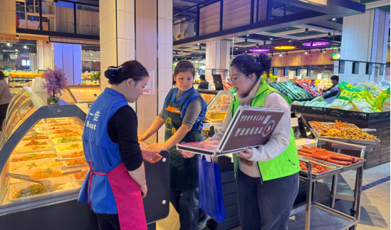 河南郑州：郑州禁毒宣传进超市 志愿招募聚合力561.png