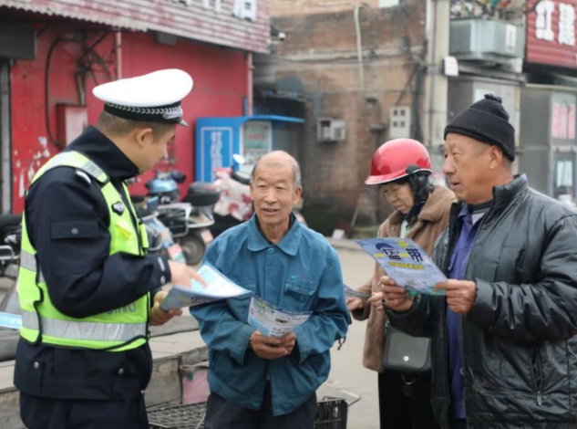 临汾公安交警“乡”约安全  共筑平安路
