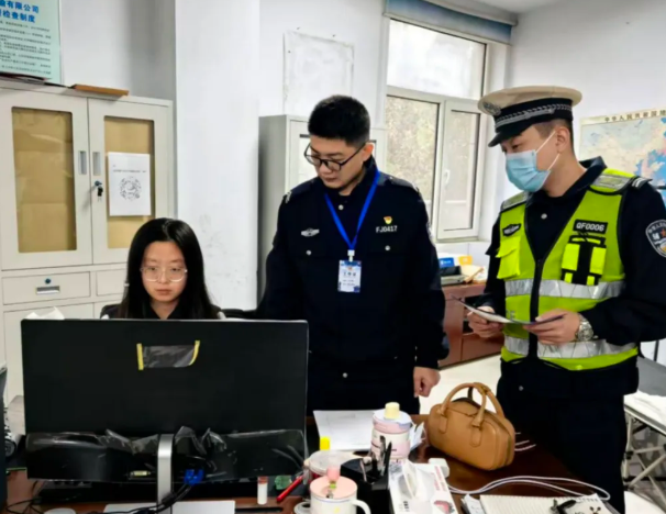 临汾公安交警走进辖区企业开展道路交通安全宣传警示教育工作