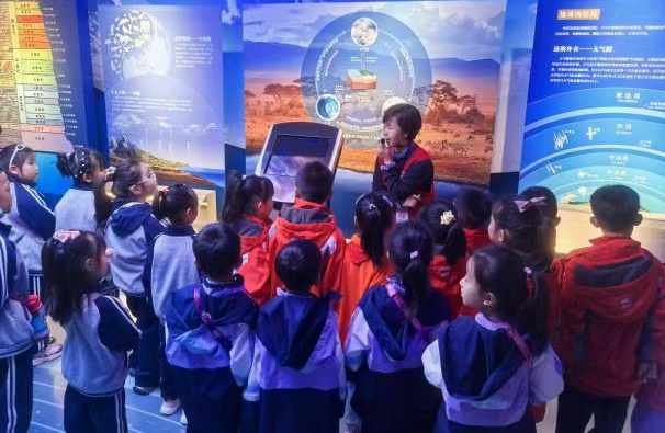 太原万柏林区：科技探秘润童心  净水魔法启智慧