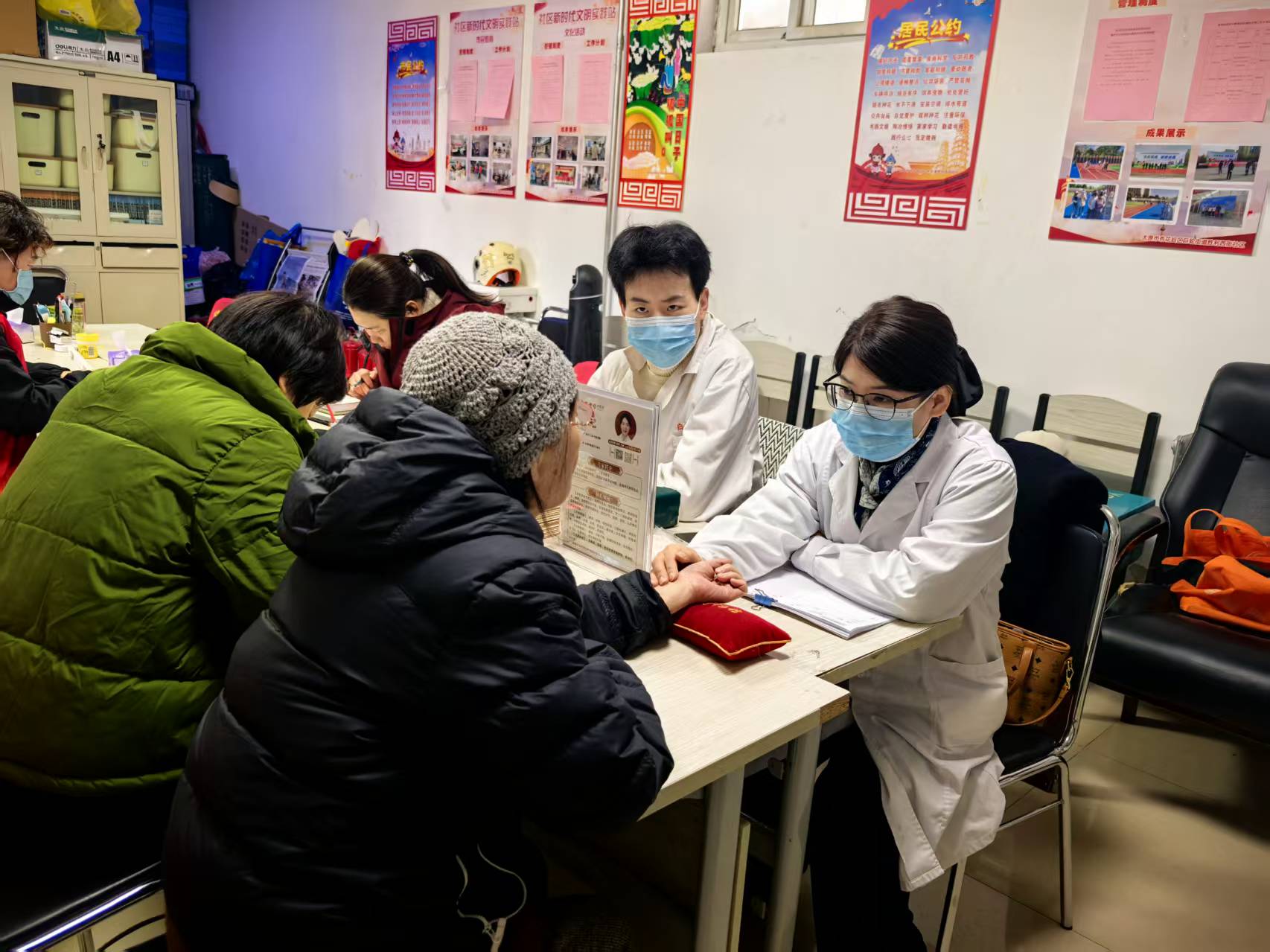 岐黄仁术惠民生  中医义诊送健康——太原杏花岭区巨轮街道胜利西街社区开展公益义诊