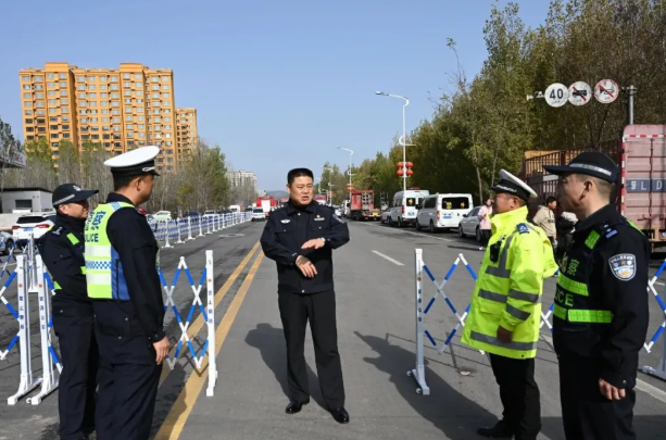 临汾安泽公安：护航物资交流会  筑牢平安防护网