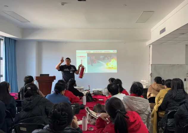 富德生命人寿吕梁中支开展消防安全专题讲座与应急演练