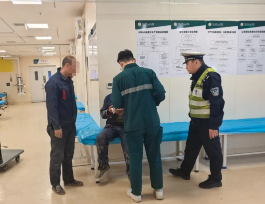 紧急救助暖人心  山西高速民警开道送医显真情