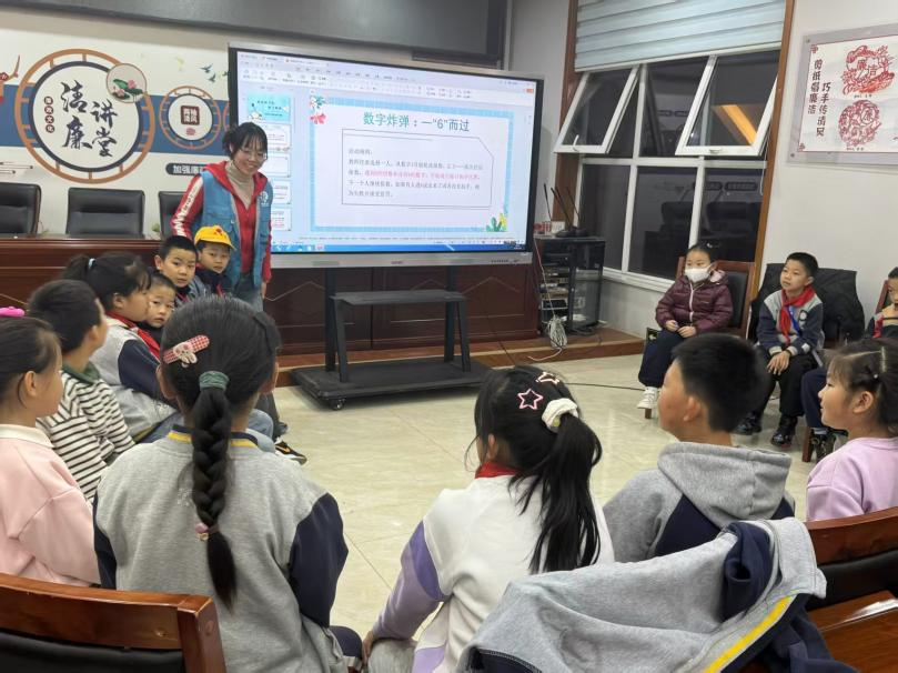 太原万柏林区南寒街道：飞吧，烦恼纸飞机！社区为成长“充能”