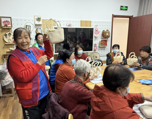 太原万柏林区：针缝美好联结你我，心聚温暖守护耆年