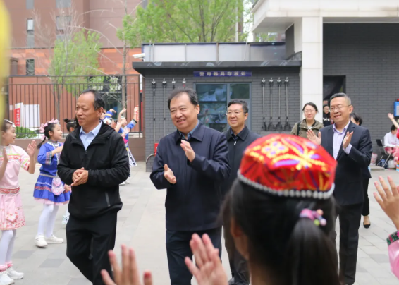 太原小店区光明小学校荣获山西省民族团结进步模范集体