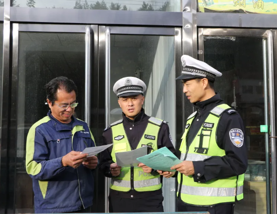 吕梁交口：交警走进物流企业 “送”安全“递”平安
