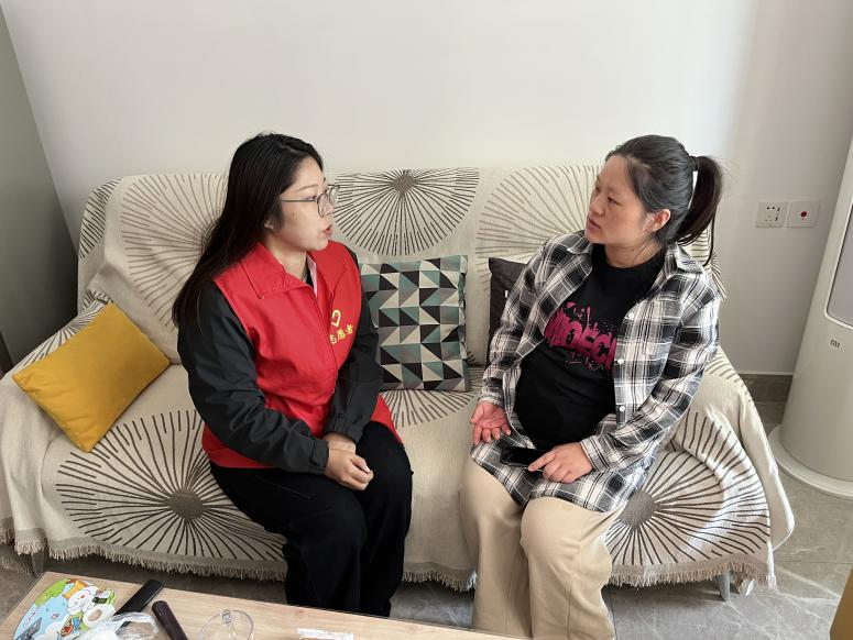 太原万柏林区南寒街道：“她”守护  撑起家庭幸福伞