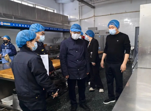 晋城市委会副主委贺新刚开展校园食堂包保检查  筑牢师生饮食安全防线