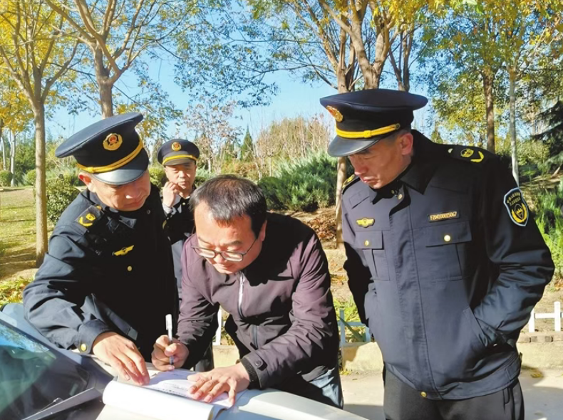 临汾：织密工地“防尘网” 守护城市“好空气”