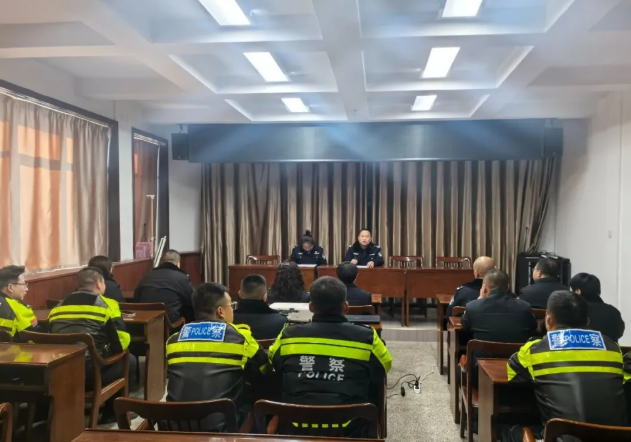 “精准送教”铸尖兵——山西省公安厅交通管理局在交城开展交叉驻训指导