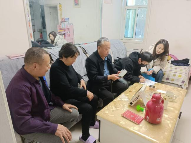 入户宣讲解民忧  健康检测筑防线——太原万柏林区九四社区携手家庭医生推进医疗救助