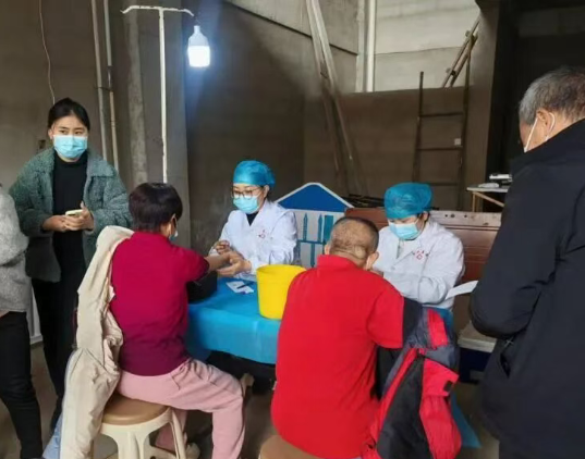 守护银龄健康，太原尖草坪区柴村街道三给社区这份关爱“稳稳的”