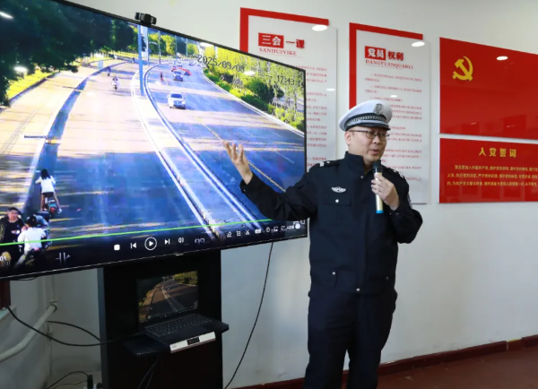 吕梁公安：趣味套圈学交规  安全知识入人心