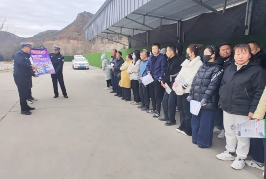 吕梁兴县：交警进驾校  安全“课”堂护平安