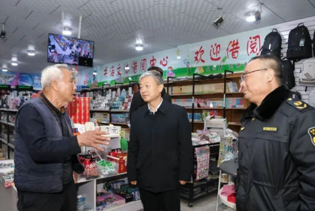 临汾尧都区：于乐以“四不两直”方式开展环保夜查工作