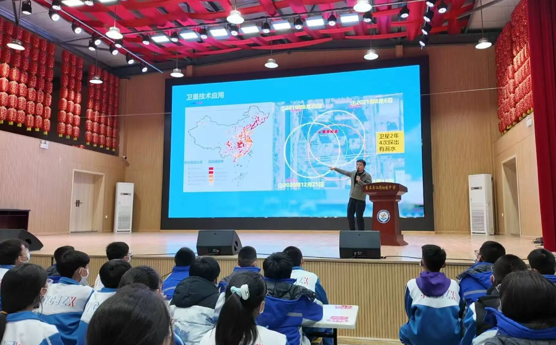 探索科技奥秘  点亮创新梦想——吕梁离石区江阴初级中学第九届校园科技节活动精彩回