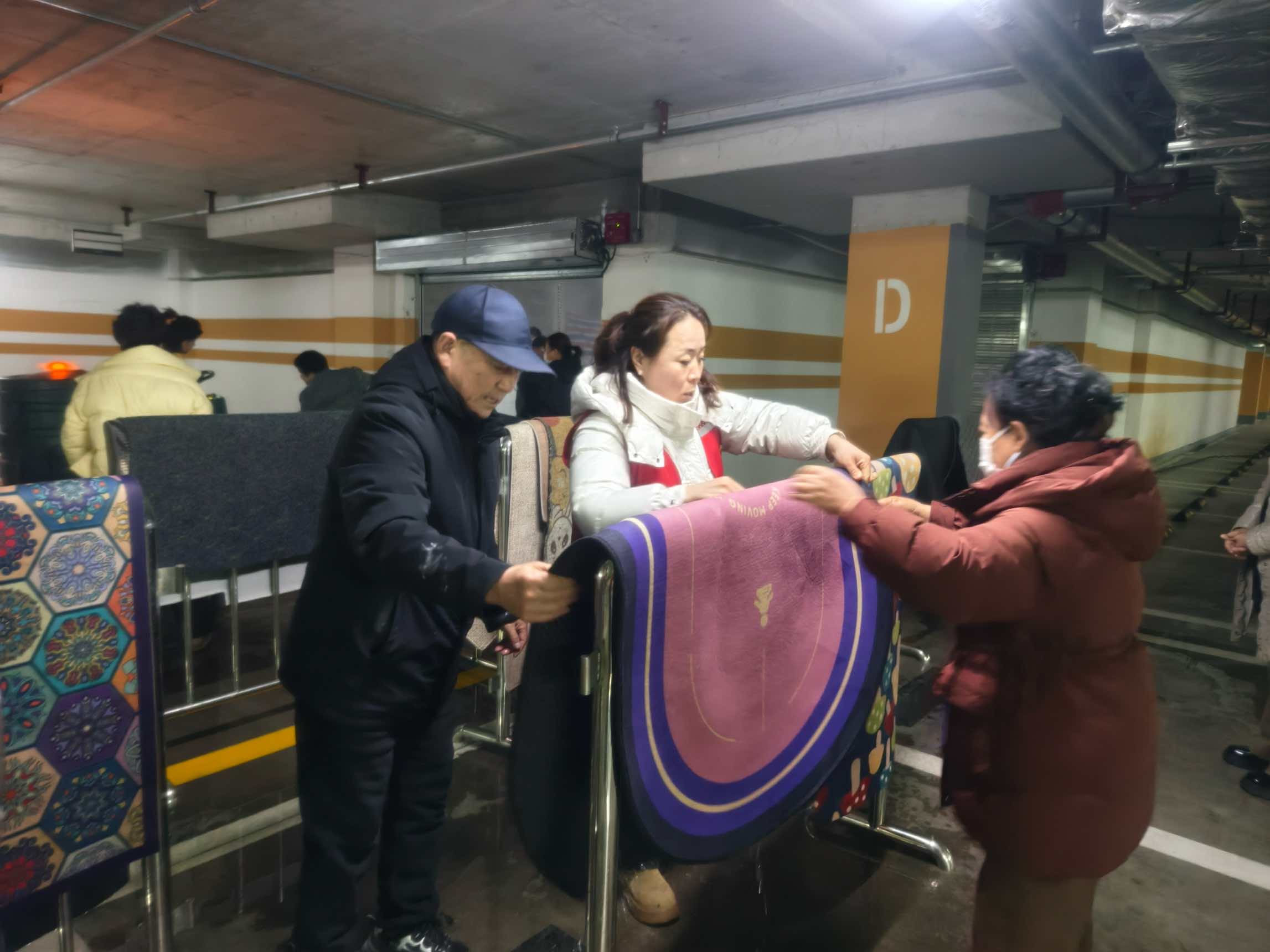 太原万柏林区小井峪街道：暖心洗垫惠民生  服务居民零距离