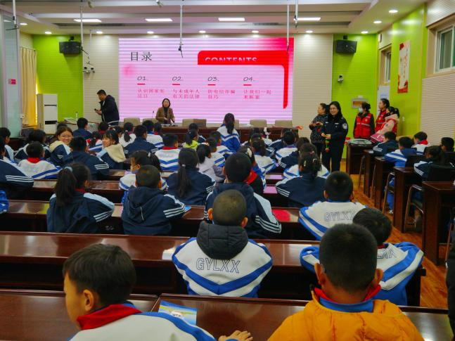 太原万柏林区千峰街道：法治阳光照童心  宪法精神护成长