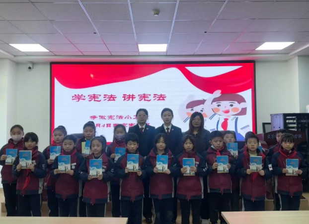 弘扬宪法精神  共建法治校园 ——太原尖草坪区人民检察院开展法治宣传进校园活动