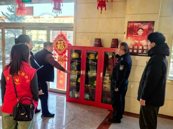 晋中左权县公安局辽阳派出所联动社区治保会守护养老院平安