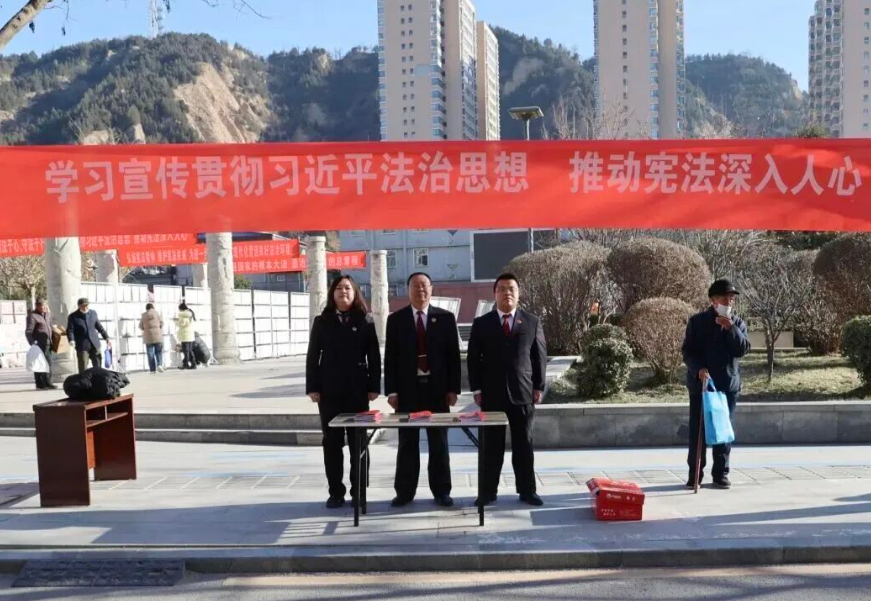 临汾永和：广场普法接地气  检察护航守民心