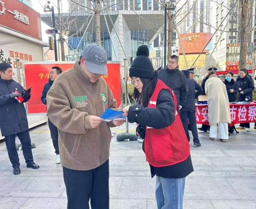 太原万柏林区长风西街街道：弘扬宪法精神  共筑平安山西