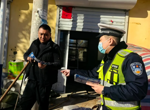 临汾公安交警进农村持续开展“美丽乡村行”冬季道路交通安全巡回宣讲活动