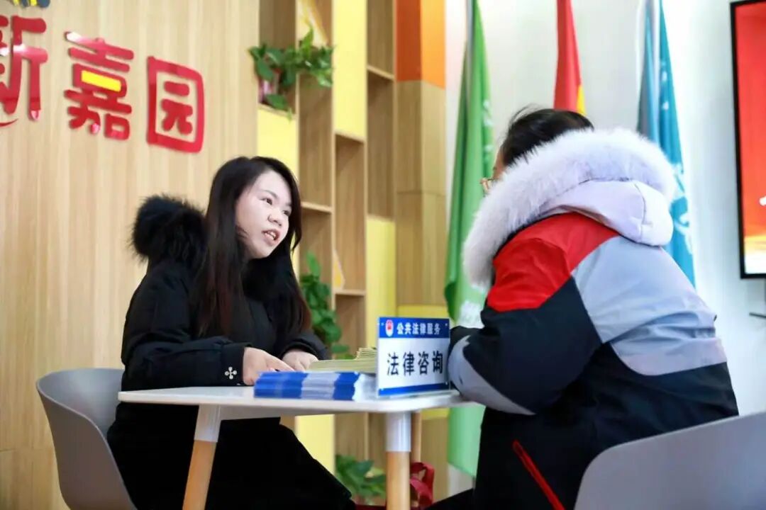 山西省法律援助中心开展“宪法护航・法暖新业”法律援助服务宣传活动