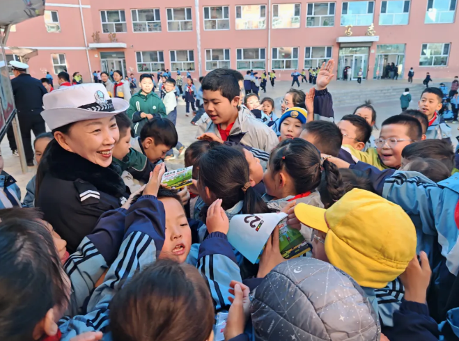 吕梁中阳：宣传进校园  守护青春平安路