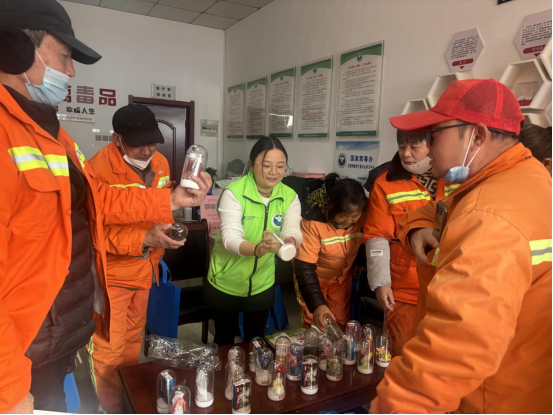 （廉政中国）关爱城市美容师 禁毒知识护安康469.png