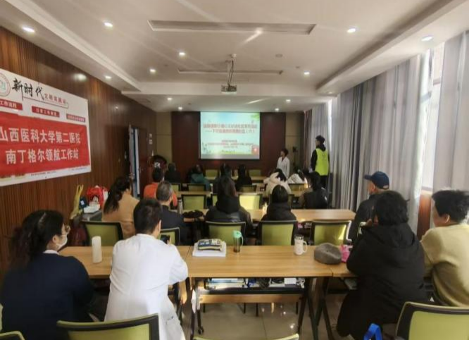 太原万柏林区下元街道开展“益路健康行”暖心义诊进社区系列活动